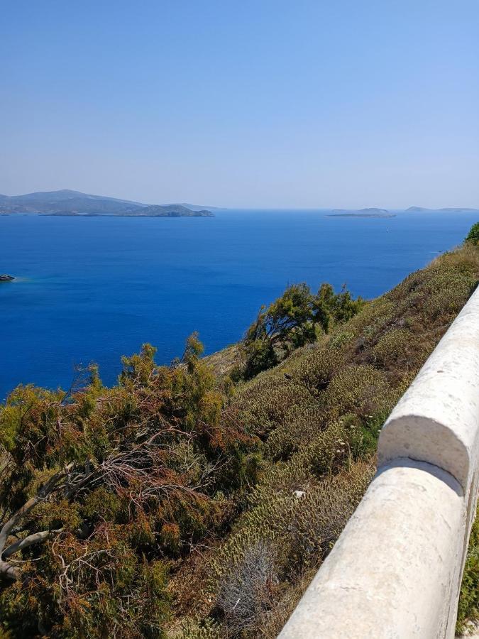 Traditional House Under The Castle Astypalaia Екстер'єр фото